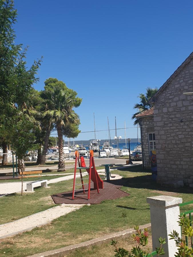 Apartments Martinovic By The Sea Kukljica Exteriér fotografie