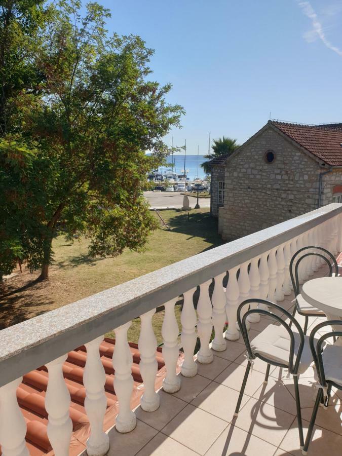 Apartments Martinovic By The Sea Kukljica Exteriér fotografie